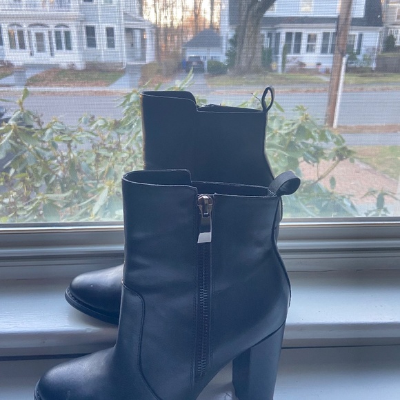 Steve Madden Roooler Booties - Picture 5 of 10